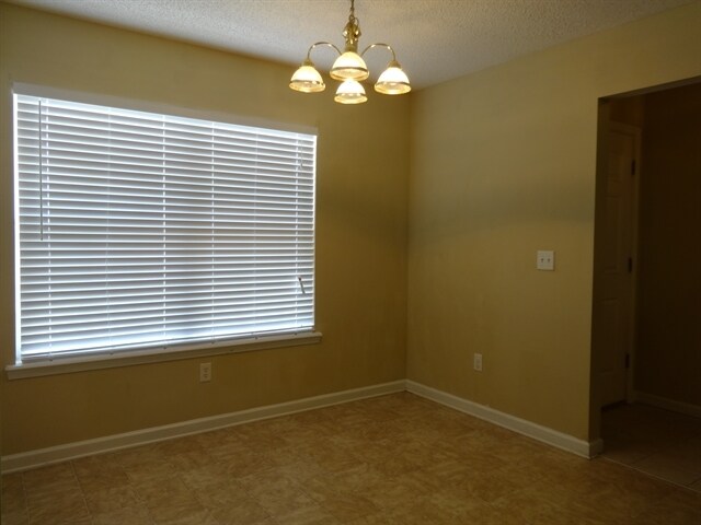 Foto del edificio - 11127 Lauren Oak Ln