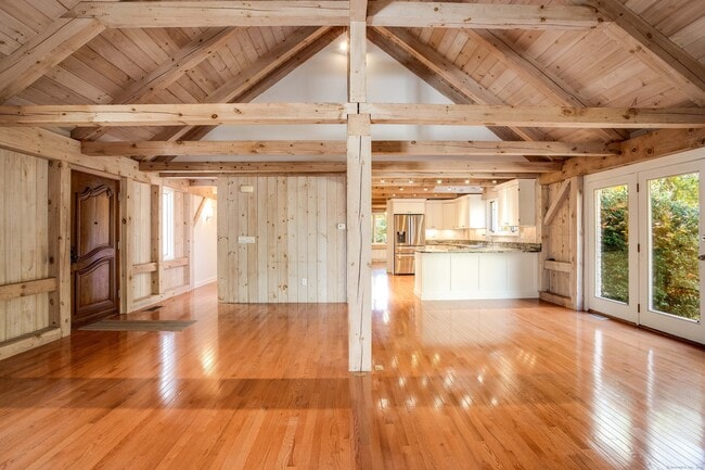 Foto del edificio - 123 Cove Rd