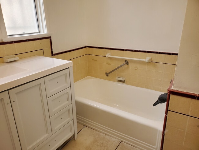 Bath - 4145 Degnan Blvd