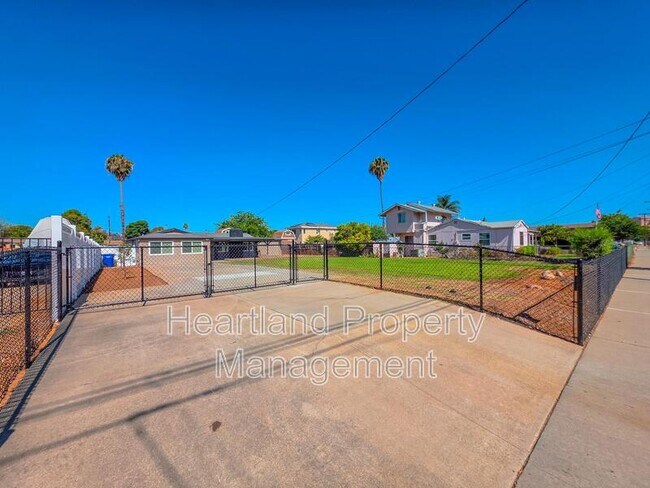 Building Photo - 640 Claydelle Ave