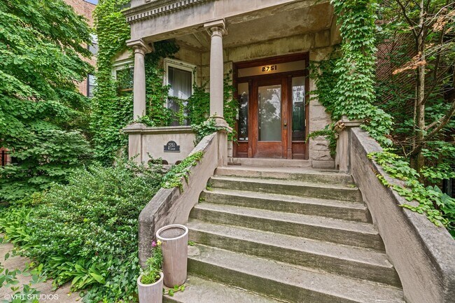 Foto del edificio - 2751 W Logan Blvd