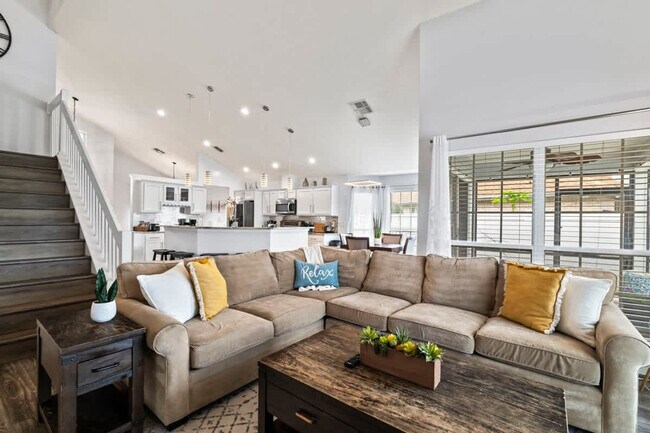 Foto del edificio - 1651 Hawkins Cove Dr W