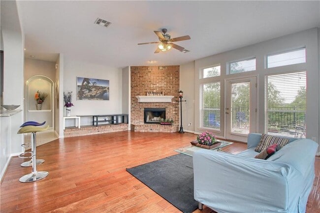Building Photo - 3003 Cashell Wood Dr