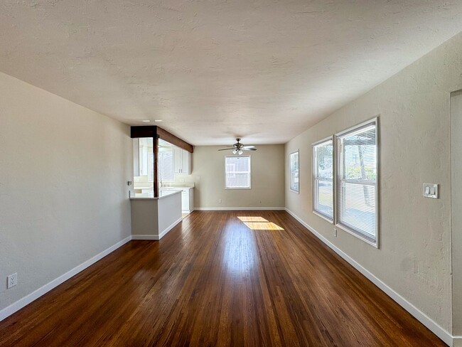 Building Photo - El Cerrito 3Bed/2Ba Private Yard, off-stre...