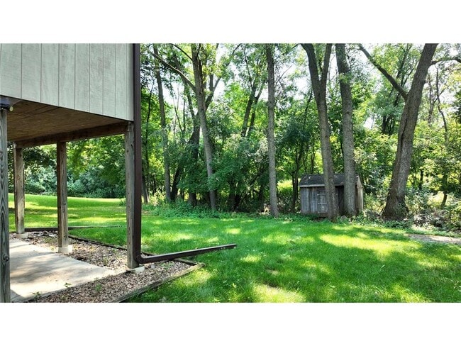 Building Photo - 15229 Buchanan Ct