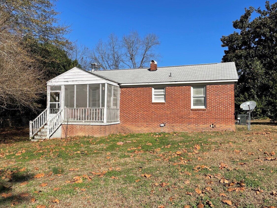 Primary Photo - 7535 Tyson St