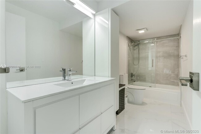 Building Photo - 10275 Collins Ave