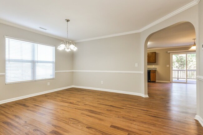 Foto del edificio - 3708 Hinton Grove Pl