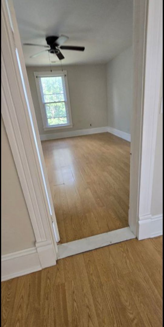 Photo - 3 Bedroom || 1 Bathroom Upstairs Duplex Unit Apartment