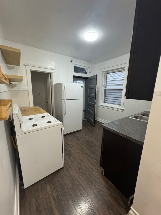 Foto del edificio - 3008 W Cullom Ave
