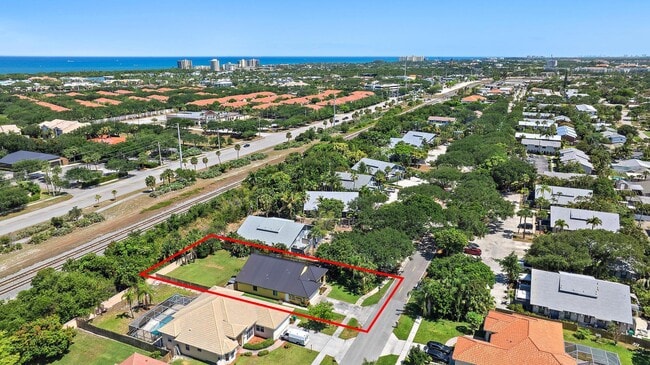 Building Photo - 500 N Cypress Dr