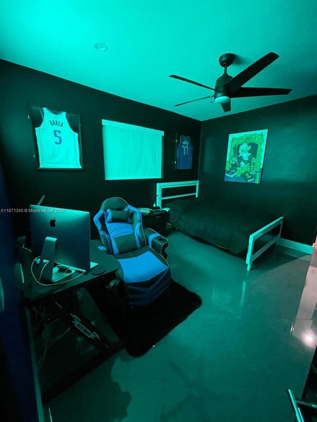 Foto del edificio - 7524 Mutiny Ave
