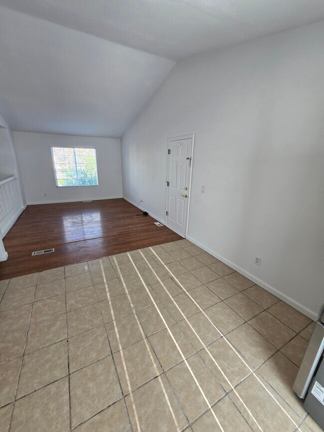 Foto del edificio - 1441 S Pitkin Cir