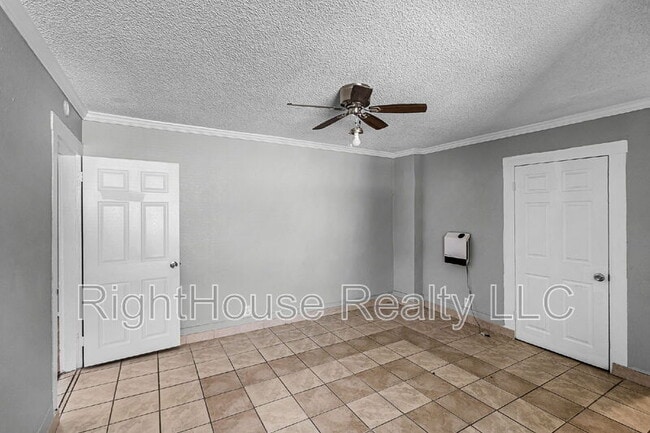 Building Photo - 113 S Grove St