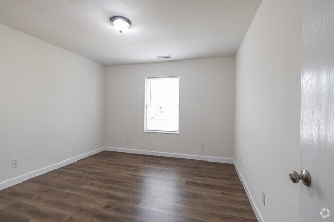 2 habitaciones, 1 baño - 900 pies cuadrados - Dormitorio - Trails West Apartments