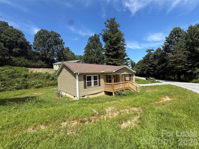 Building Photo - 204 Oscelake Way