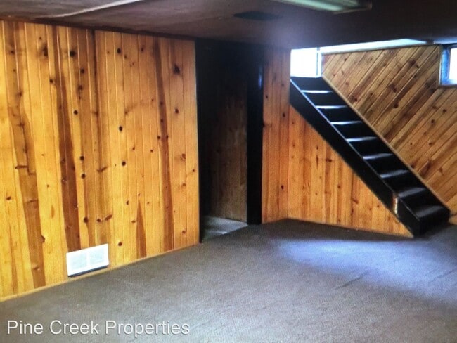 Building Photo - 3 br, 1.5 bath House - 3658 Bainbridge