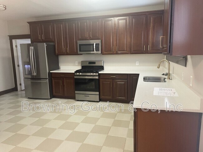 Foto del edificio - 914 Caruthers Ave