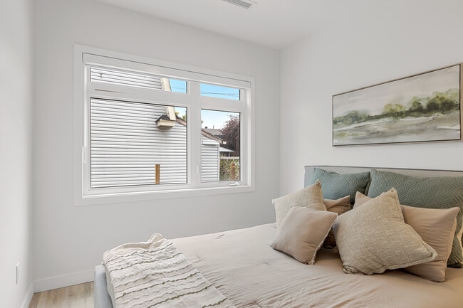 Building Photo - 177 Armstrong St