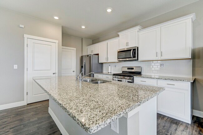 Building Photo - 10525 Castor Dr