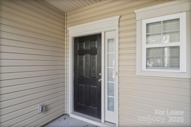 Building Photo - 2519 Early Flight Dr