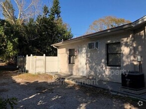 Building Photo - 4527 44th Ave N