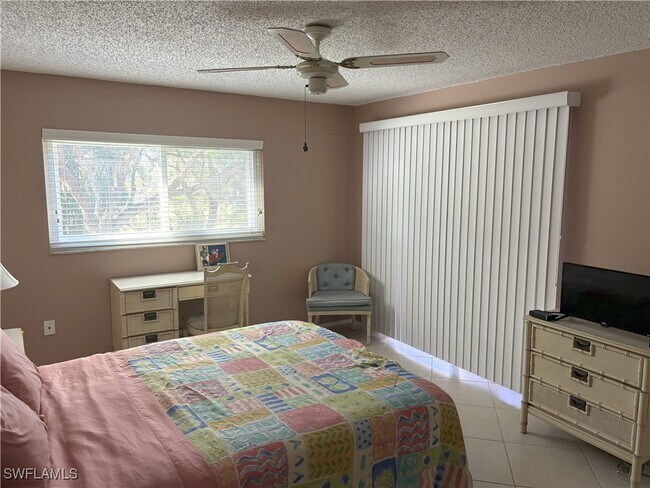 Foto del edificio - 5419 Rattlesnake Hammock Rd