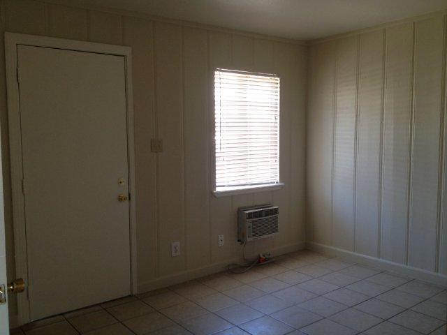 Foto del edificio - One Bedroom Unit In 4 Plex Ready To Go!!!