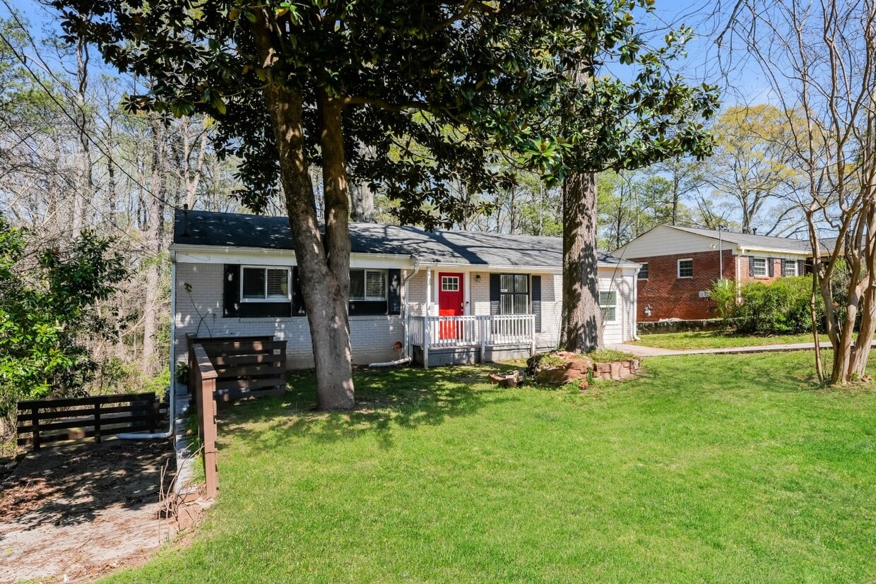 6979 Bruce Cir House Rental in Lithonia, GA