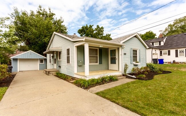 Building Photo - 3507 Saint Bernard Dr