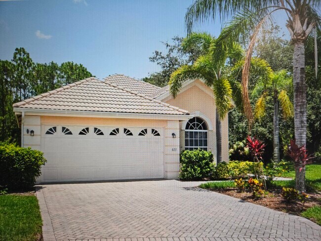 Building Photo - 677 SW Andros Cir