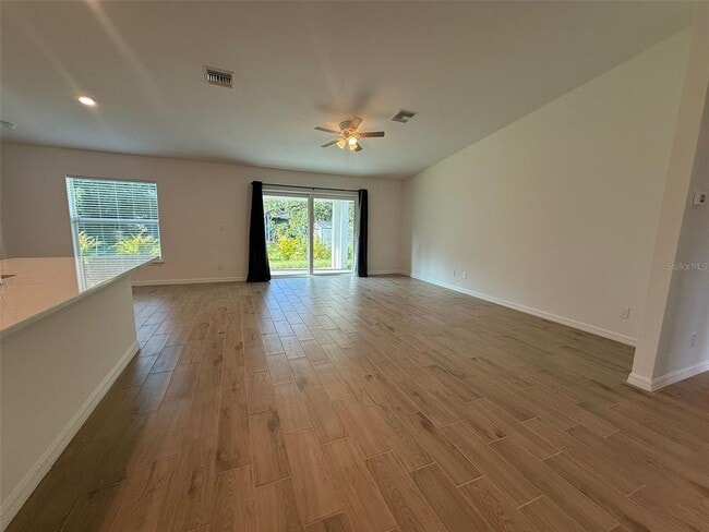 Building Photo - 21061 Delake Ave
