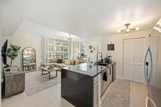 Building Photo - 300 S Biscayne Blvd