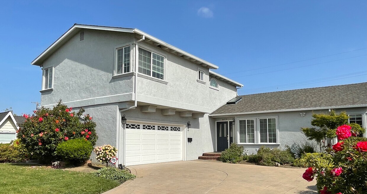 Foto principal - 6815 Devon Way