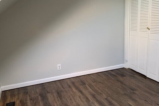 Bedroom 1 - 901 SE 6th St