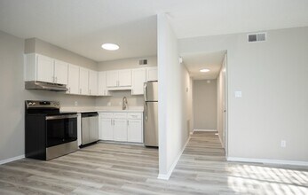 Building Photo - 320 Spruce St