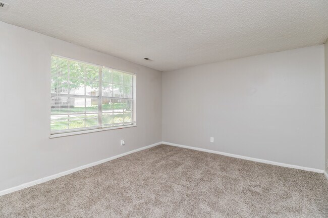 Foto del edificio - 2032 Farflung Dr