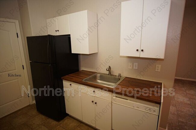 Foto del edificio - 8939 Marks St
