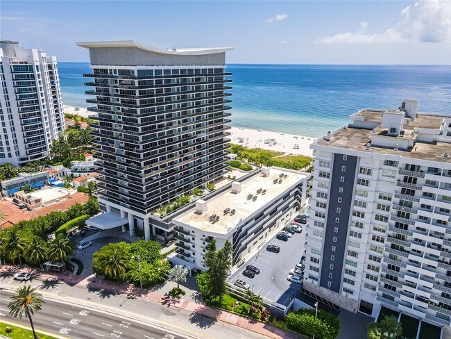 Building Photo - 5845 Collins Ave