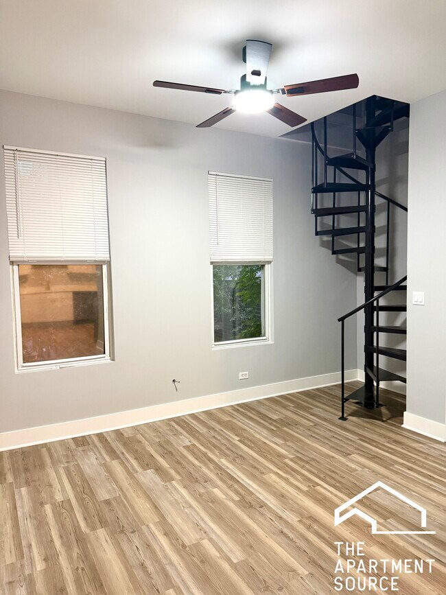 Foto del edificio - 942 N Elston Ave