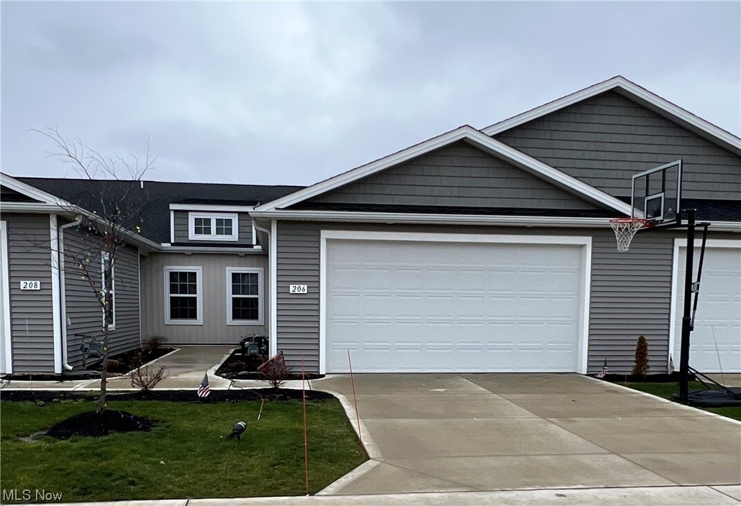 206 Silver Spg Cir, Elyria, OH 44074 House Rental in Elyria, OH