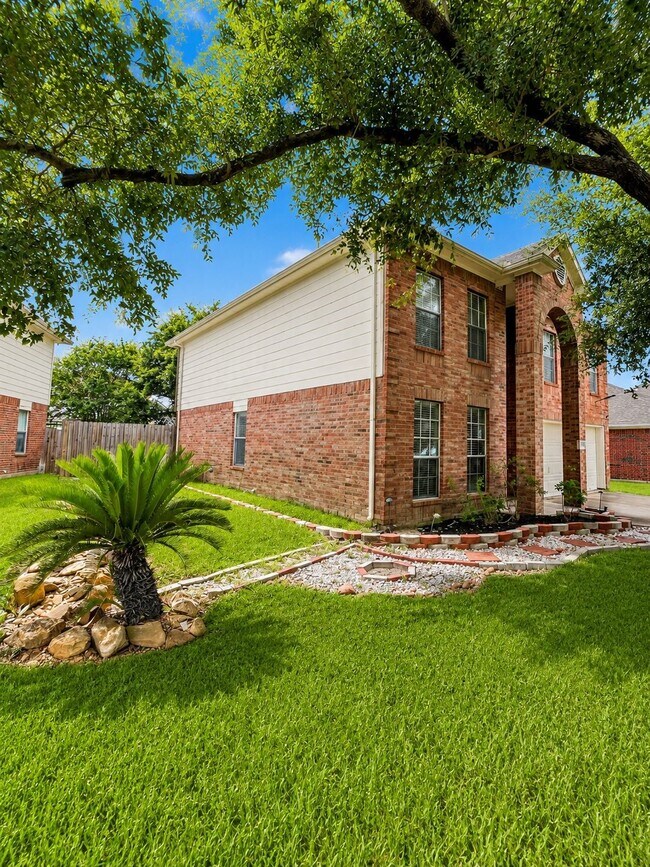 Building Photo - 16126 Flatridge Ct