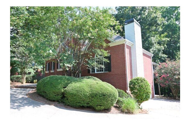 Building Photo - 3885 Waterford Dr
