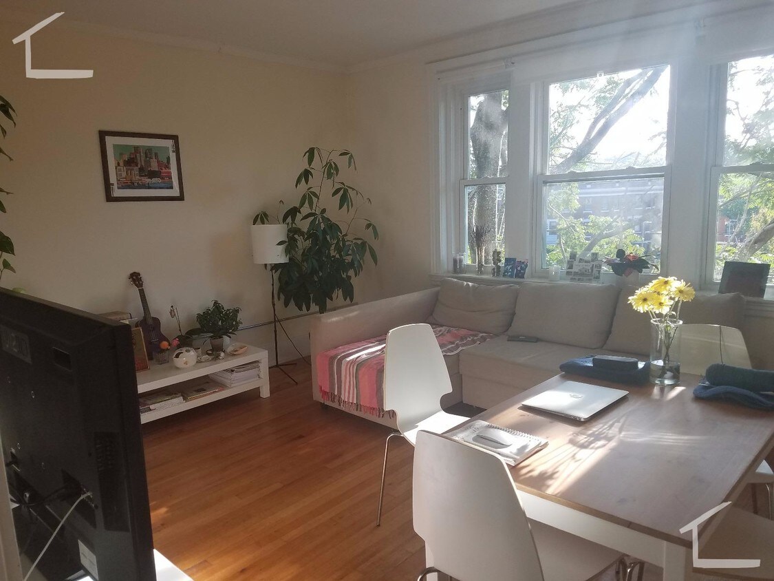 Foto principal - 1615 Commonwealth Ave