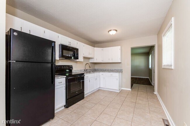 Building Photo - 3 br, 1 bath House - 3740 Shoreline Dr