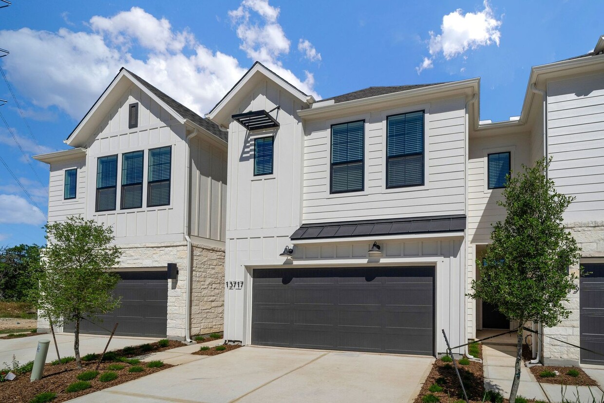 Primary Photo - Beautiful New Construction Townhome!