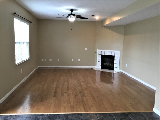 Foto del edificio - 447 Hartford Ct