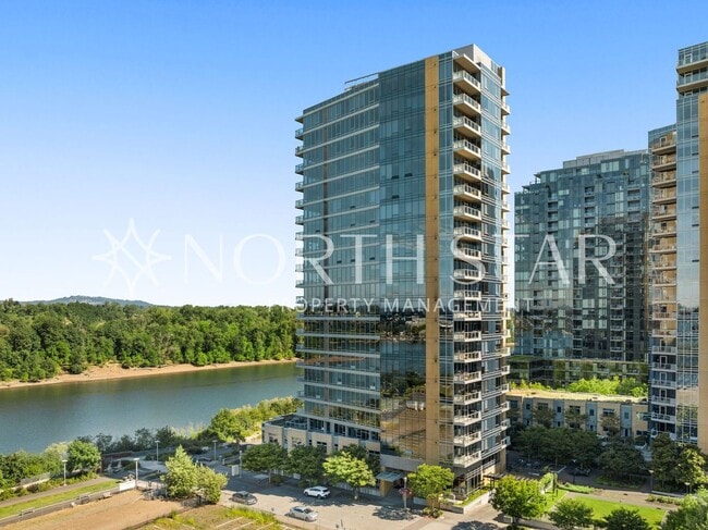 Building Photo - Modern Two Story River View Townhome