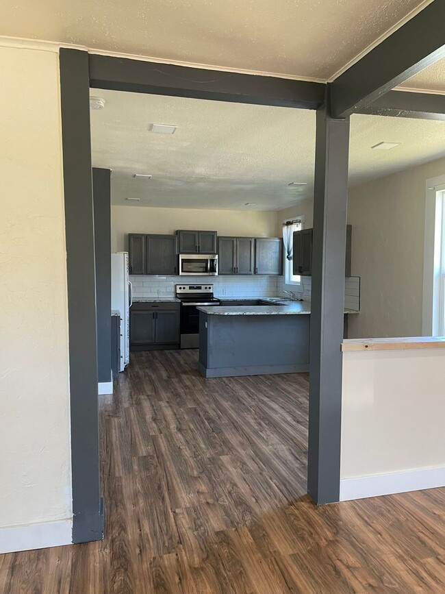 Foto del edificio - 3 bedroom 2.5 bath home with loft