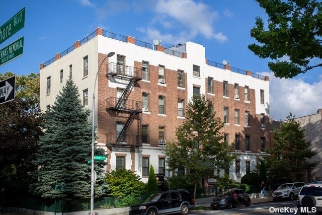 Primary Photo - 18-05 Ditmars Blvd